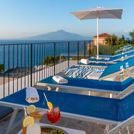 Britannia Hotell 3*