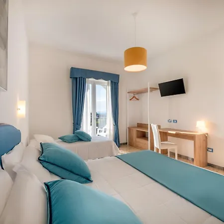 Готель Britannia 3*