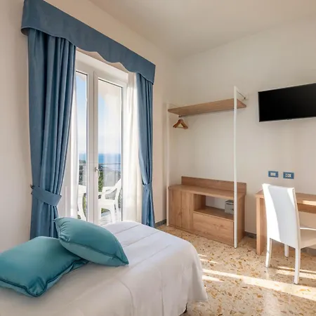 Britannia Сорренто