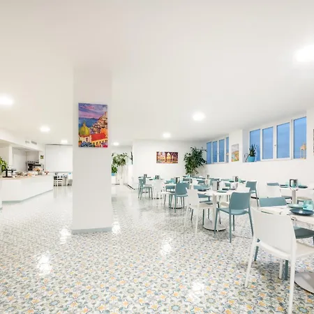 Готель Britannia 3*