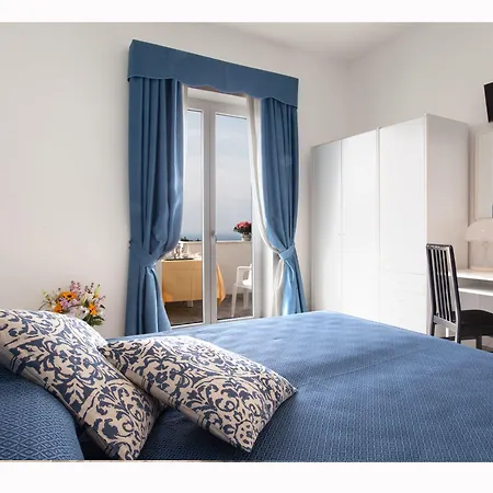 호텔 브리타니아