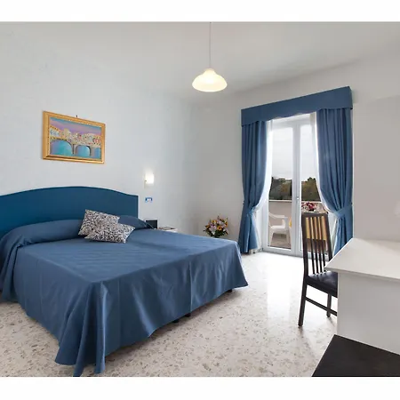 Britannia Готель 3*