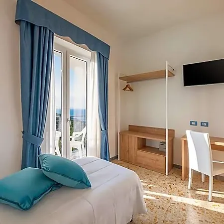 Britannia Ξενοδοχείο 3*