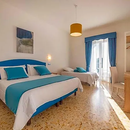 Ξενοδοχείο Britannia 3*