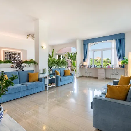 Britannia Отель