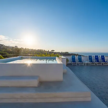 Britannia Отель